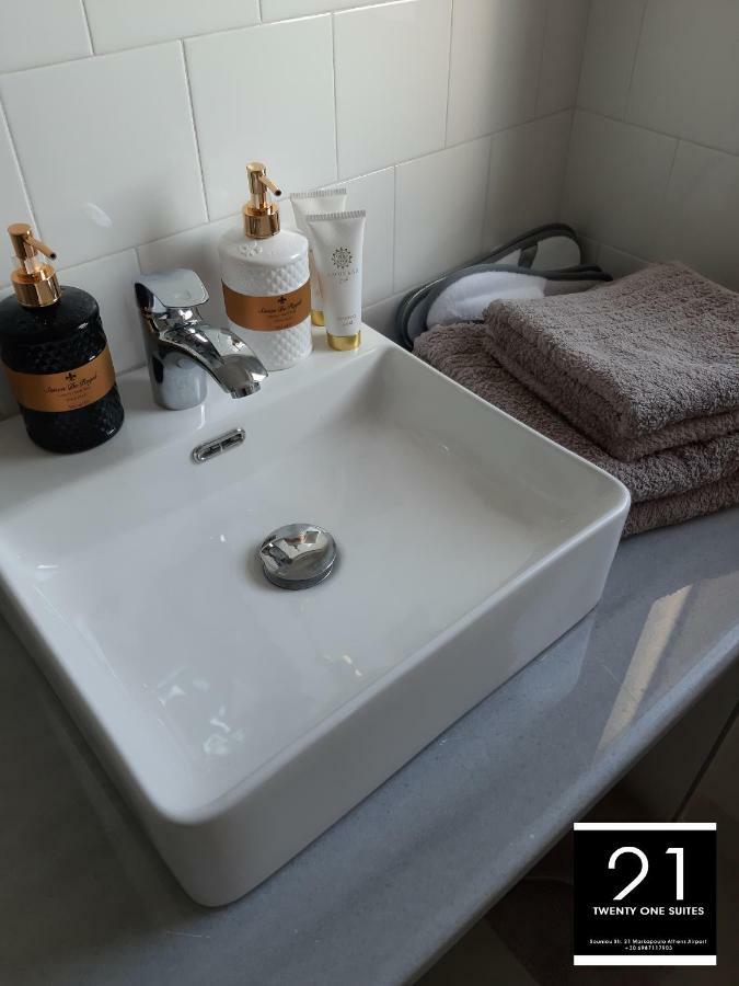21 Suites Deluxe Stay Near The Airport Markopoulo Mesogaias ภายนอก รูปภาพ