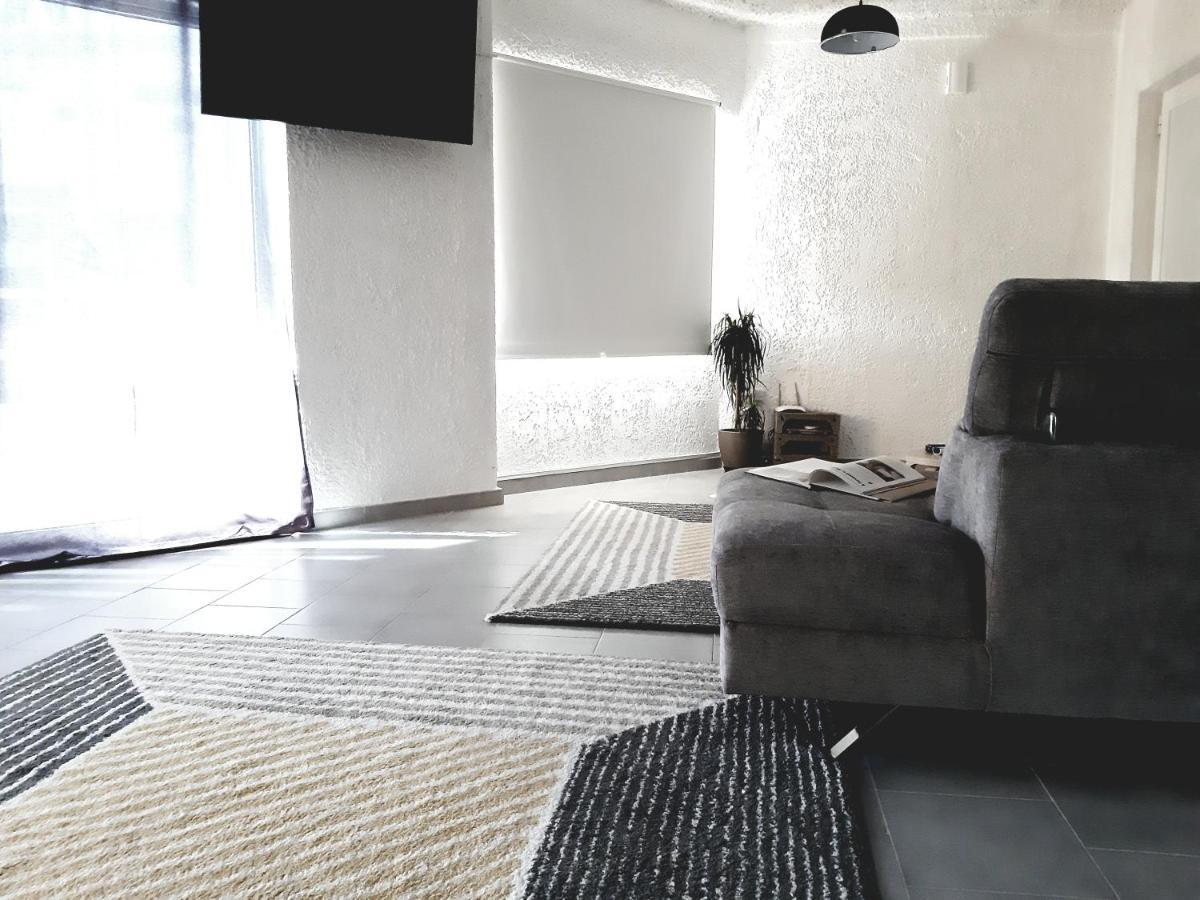 21 Suites Deluxe Stay Near The Airport Markopoulo Mesogaias ภายนอก รูปภาพ